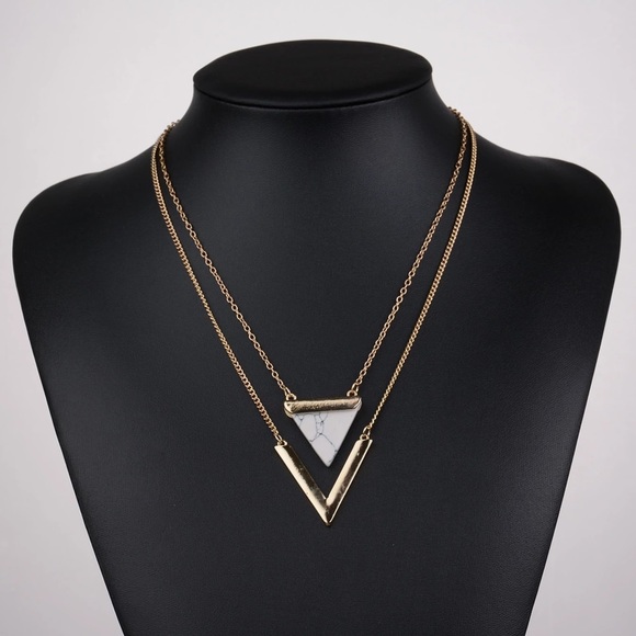 Layered marbled triangle necklace - Picture 3 of 4
